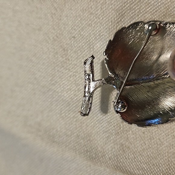 Vintage Signed Crown Trifari Leaf Floral Brooch Pin Silver Tone - Picture 4 of 4